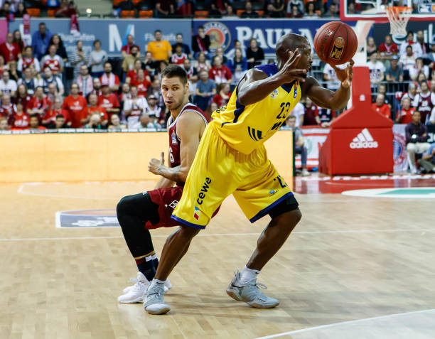 战略调整与 战略调整与